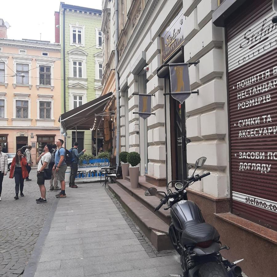 Простора І Вишукана Квартира В Самому Серці Львова Exterior foto